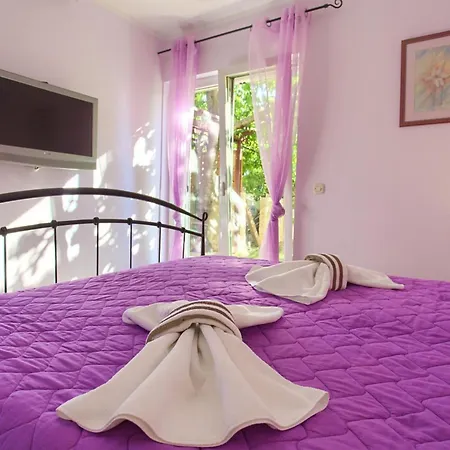 Elegant Krk Hideaway With Terrace