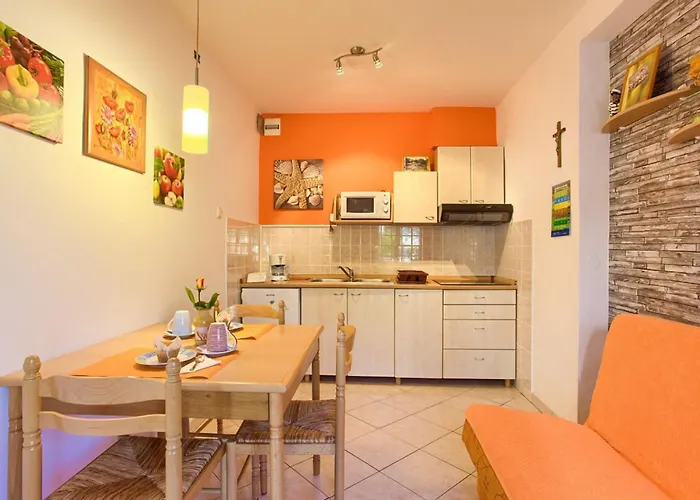 Elegant Krk Hideaway With Terrace Krk Town